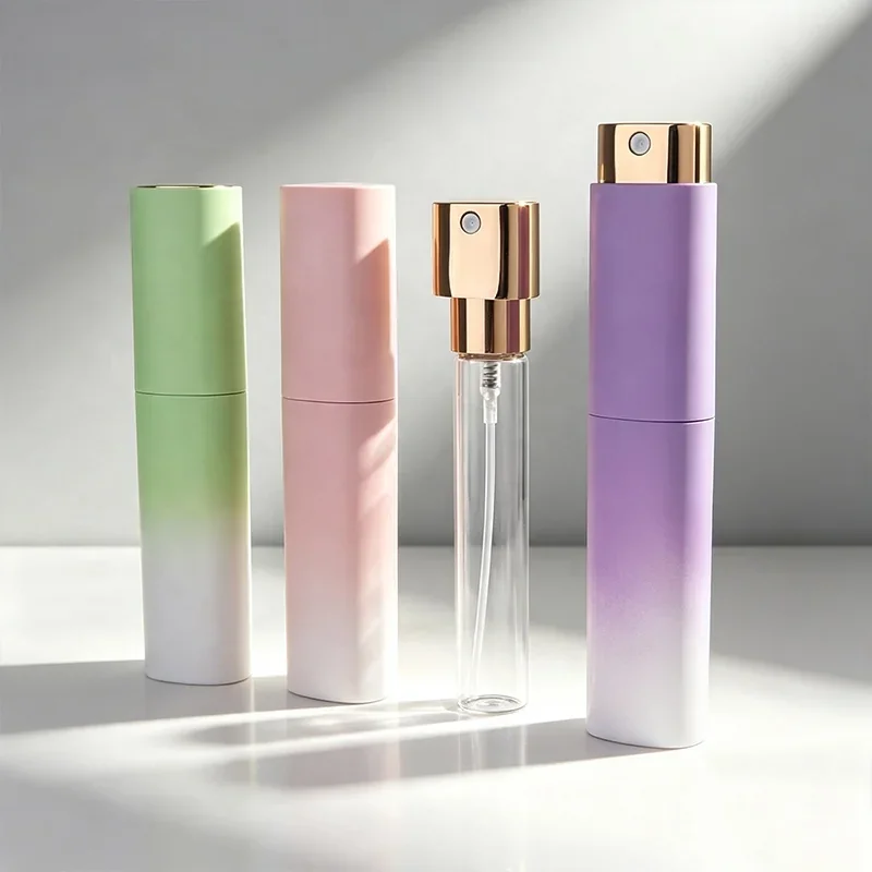 10 ml Pocket spray bottle with rounded triangular case