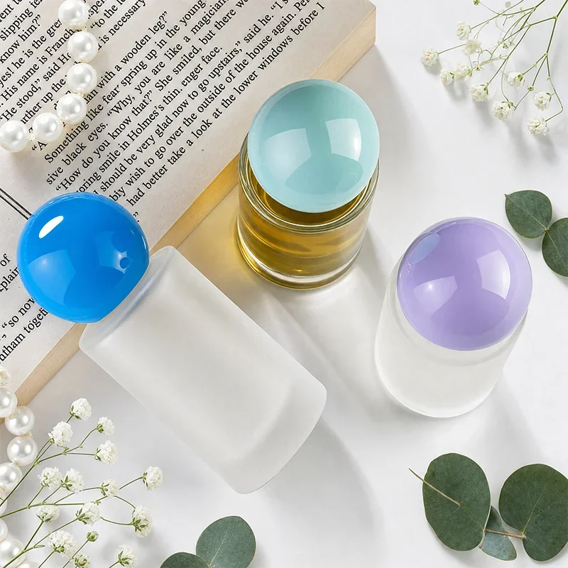 15 ml Clear or frosted cylindrical perfume bottle with ball cap