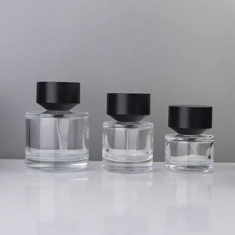 30 / 50 / 100 ml Round perfume bottle with flared black cap