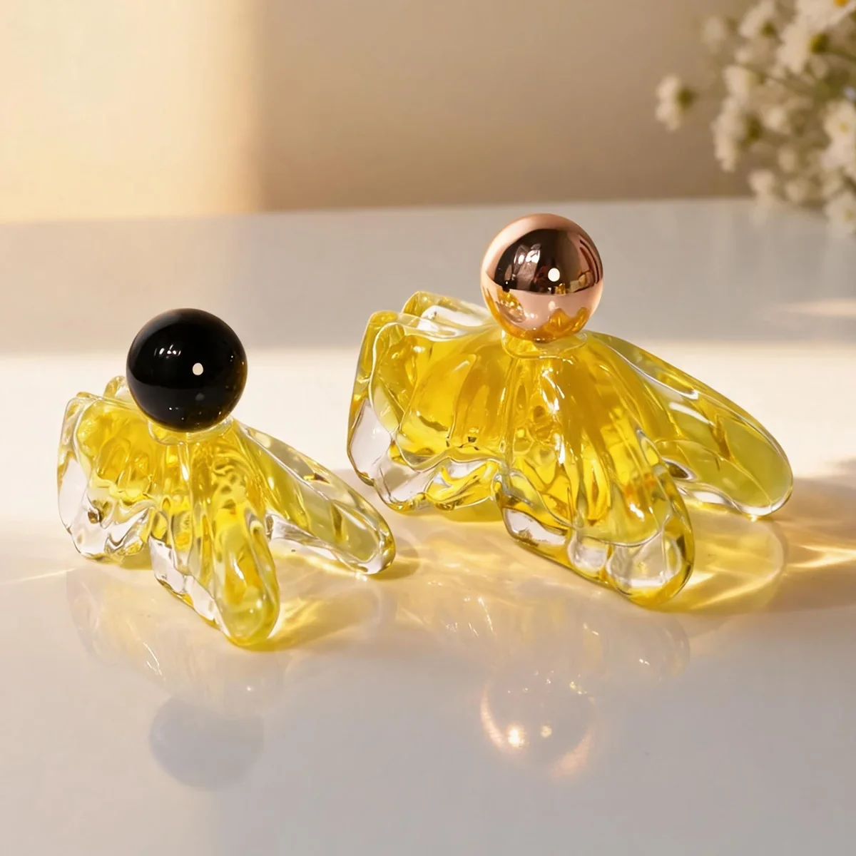 30 / 80 ml Petal-shaped perfume bottle with ball cap