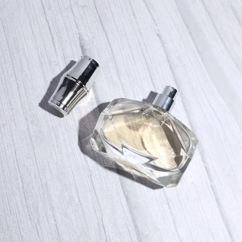30 / 80 ml Flattened faceted perfume bottle with cylindrical cap