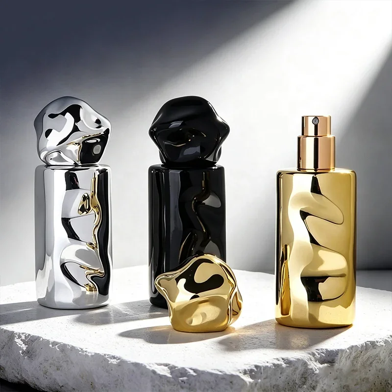 30 ml Sculpted perfume bottle with mirror-look finish