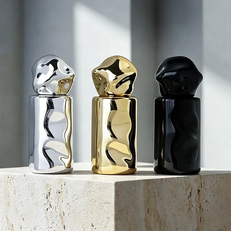 30 ml Sculpted perfume bottle with mirror-look finish