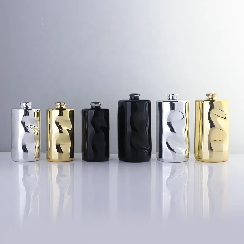 30 ml Sculpted perfume bottle with mirror-look finish