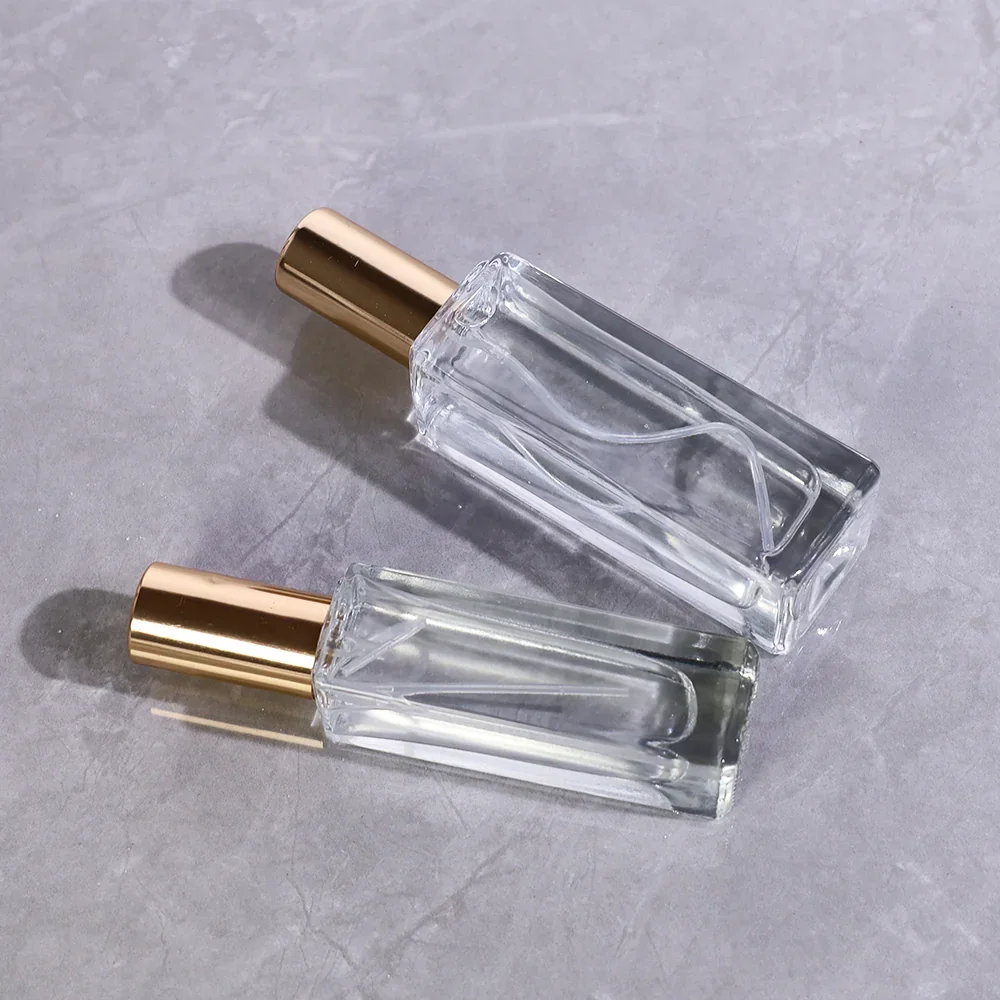 4 / 5 / 10 / 15 / 20 / 30 ml Slim rectangular perfume spray bottle with gold-look cap