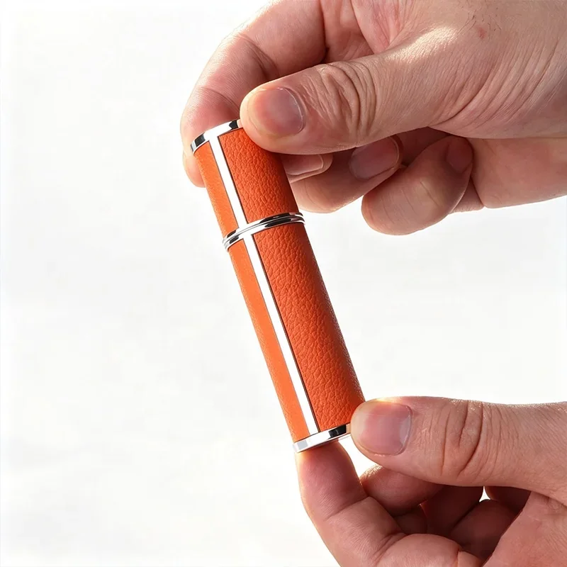 5 ml Pocket spray bottle with textured colored case