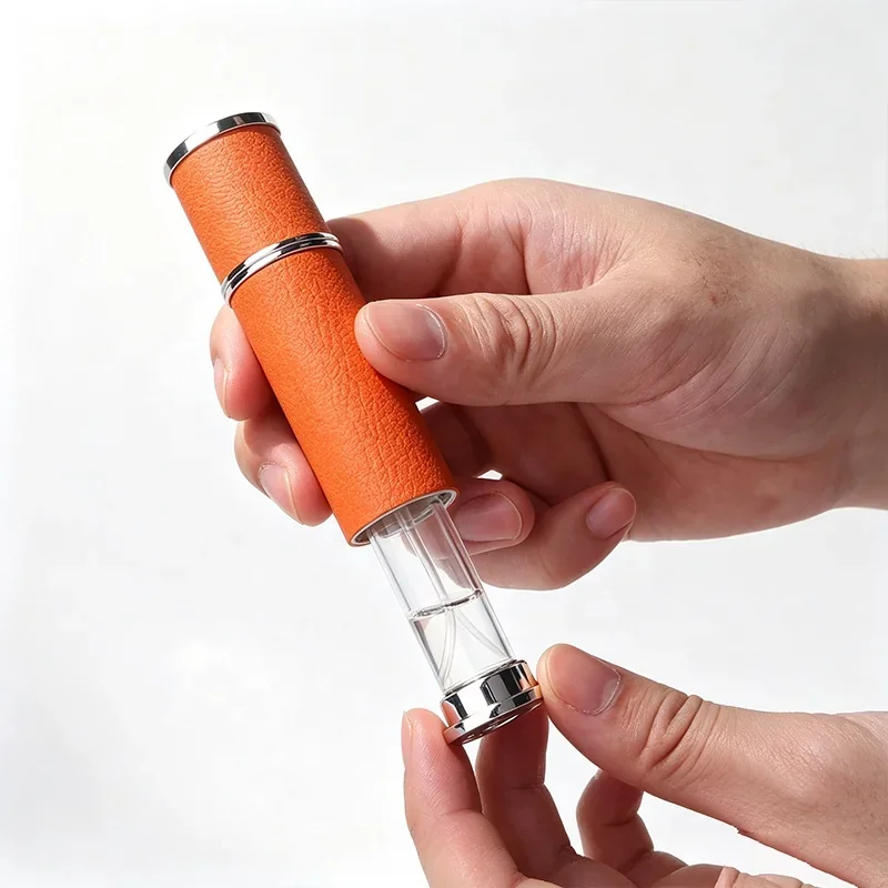 5 ml Pocket spray bottle with textured colored case