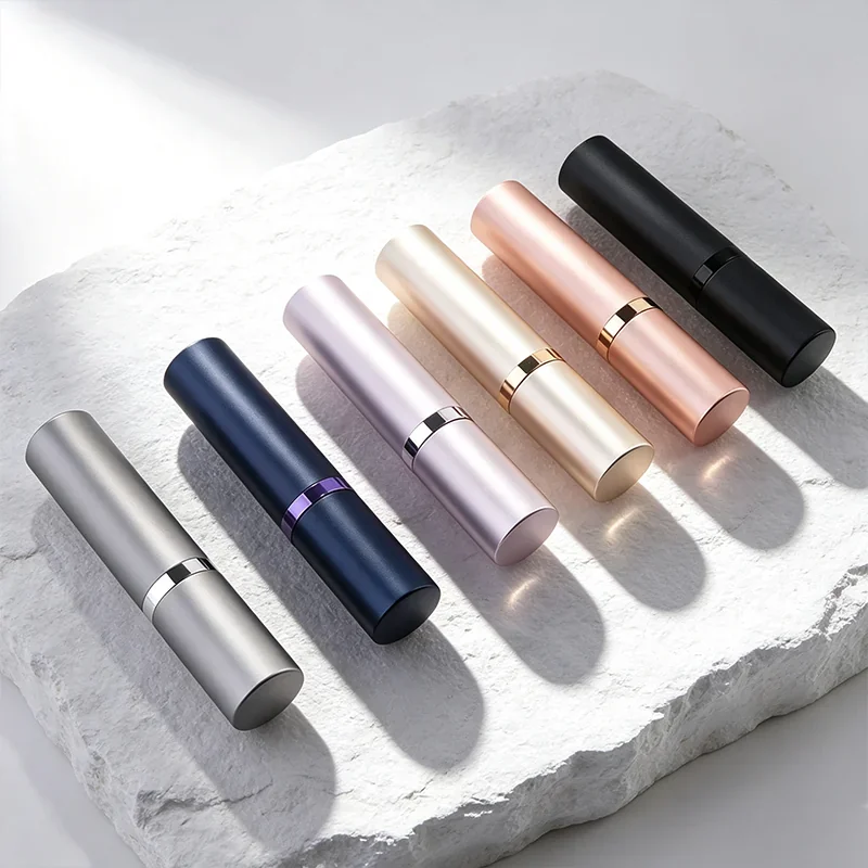 5 ml Compact pocket spray bottle with contrast ring