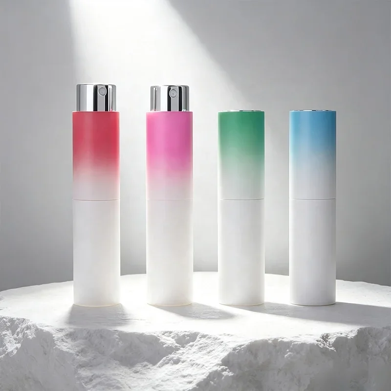 8 ml Pocket spray bottle with gradient-color case