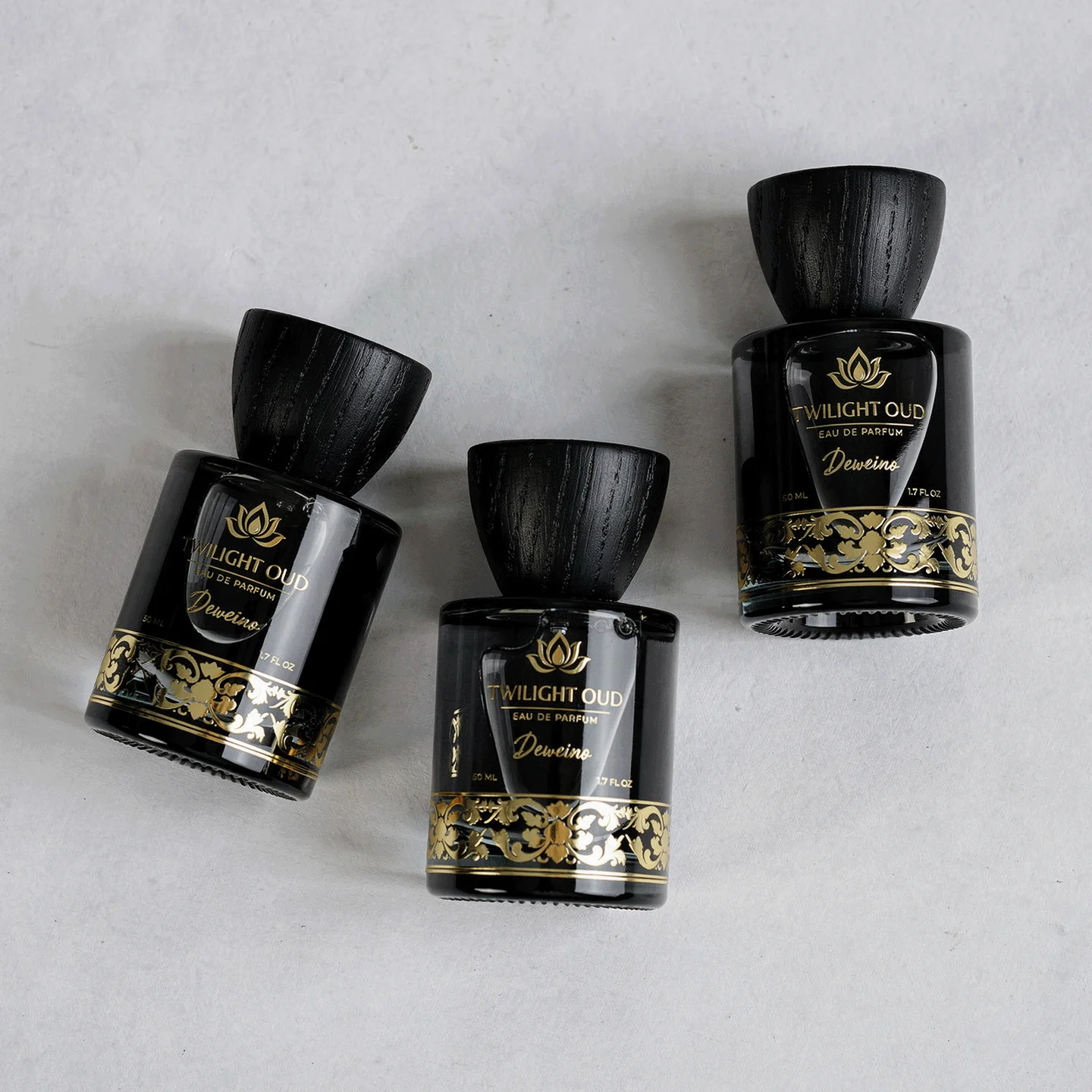 30 / 50 / 100 ml Black round glass perfume bottle with wood-look cap