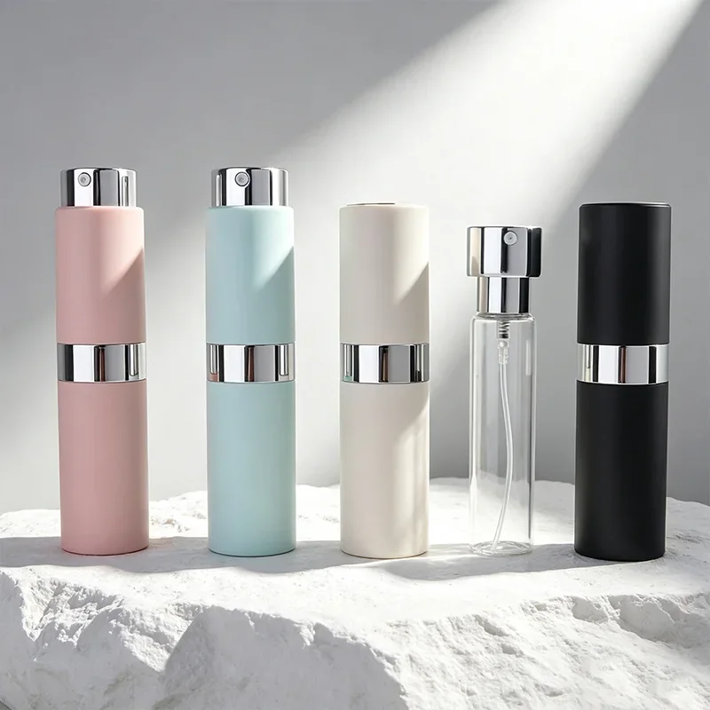 20 ml Compact pocket spray bottle with contrast ring