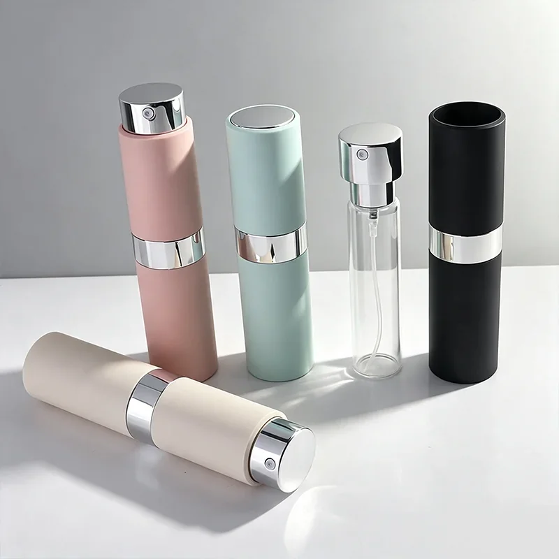 20 ml Compact pocket spray bottle with contrast ring