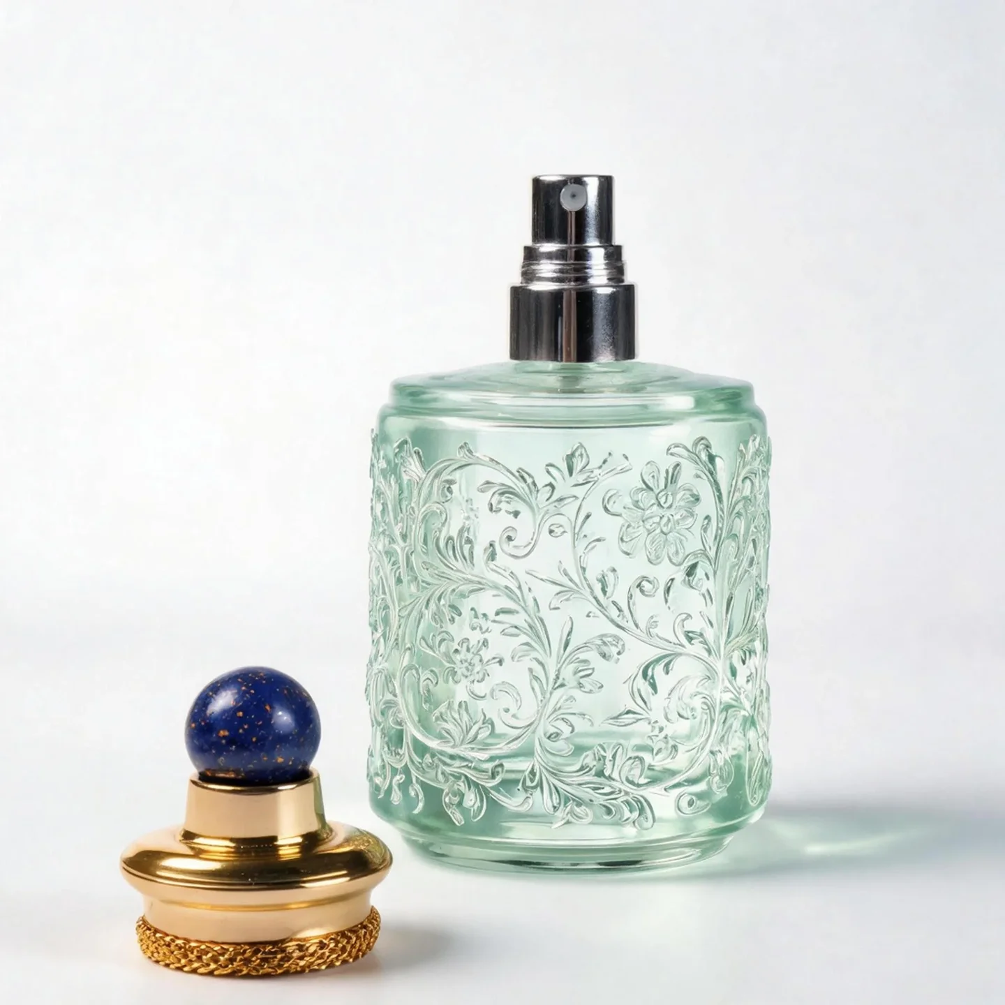 30 / 50 / 100 ml Floral-relief perfume bottle in presentation box