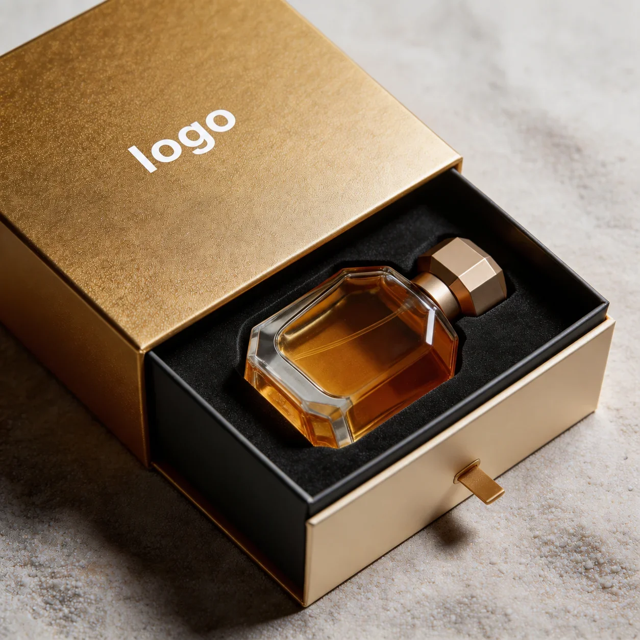 100 ml Octagonal perfume bottle with geometric cap