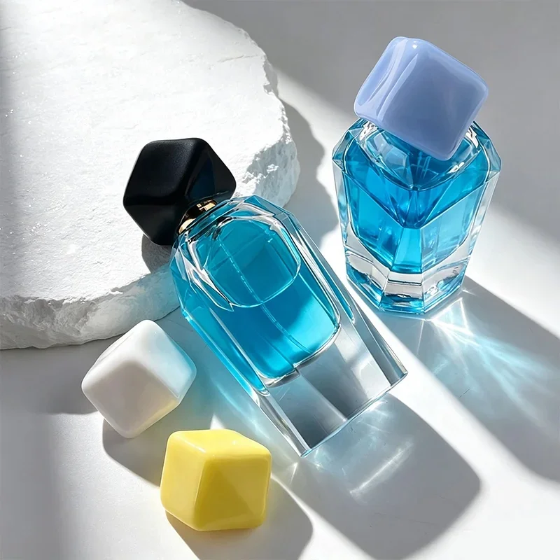 30 / 50 / 100 ml Faceted perfume bottle with rounded square cap