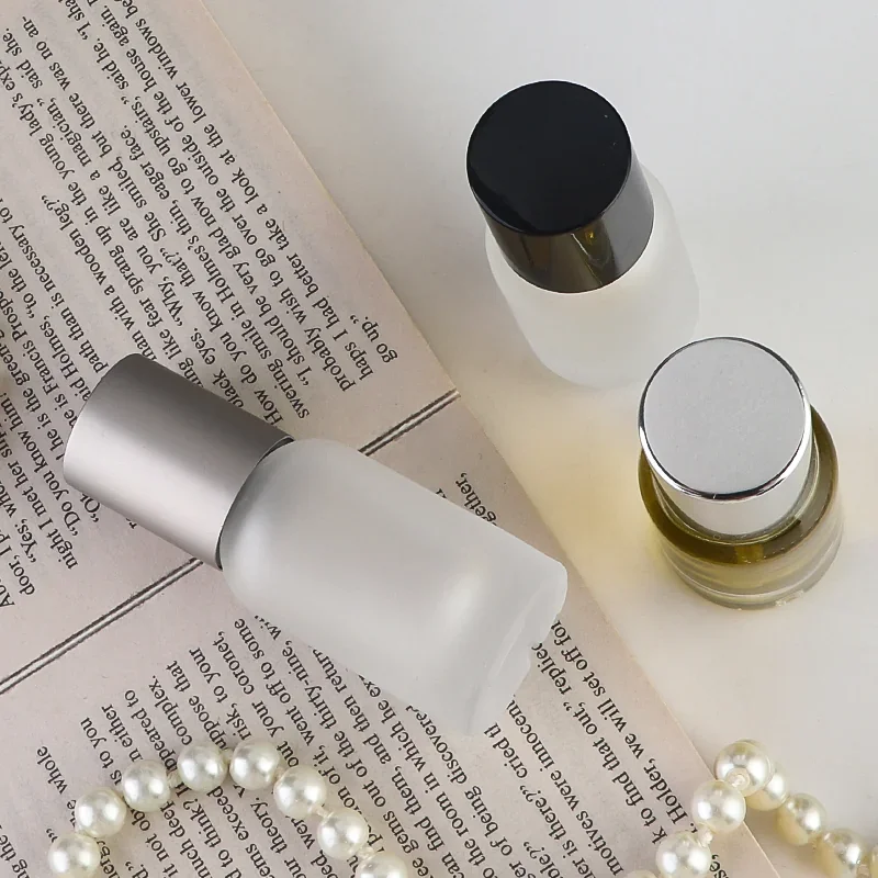 10 ml Compact pocket spray bottle with contrast ring