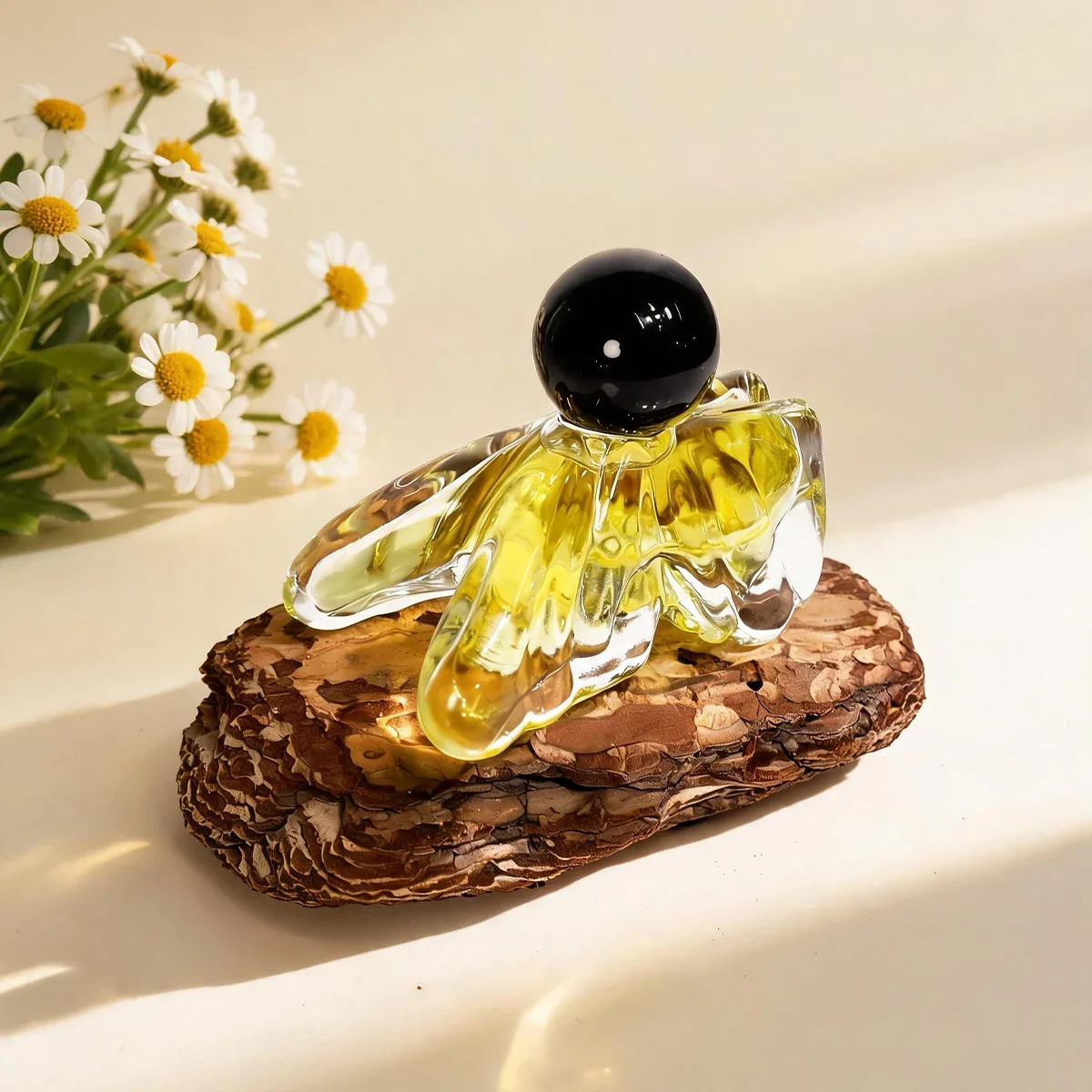 30 / 80 ml Petal-shaped perfume bottle with ball cap