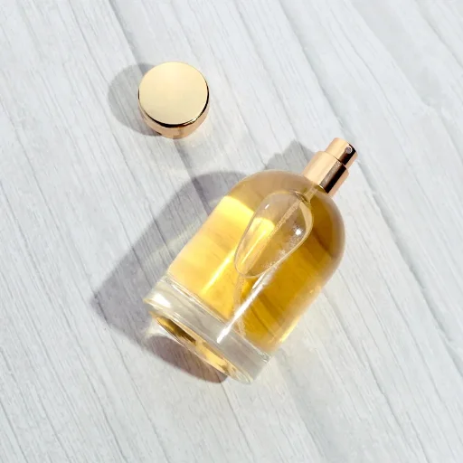 30 / 50 / 100 ml 圆角长方瓶身配高盖香水瓶
