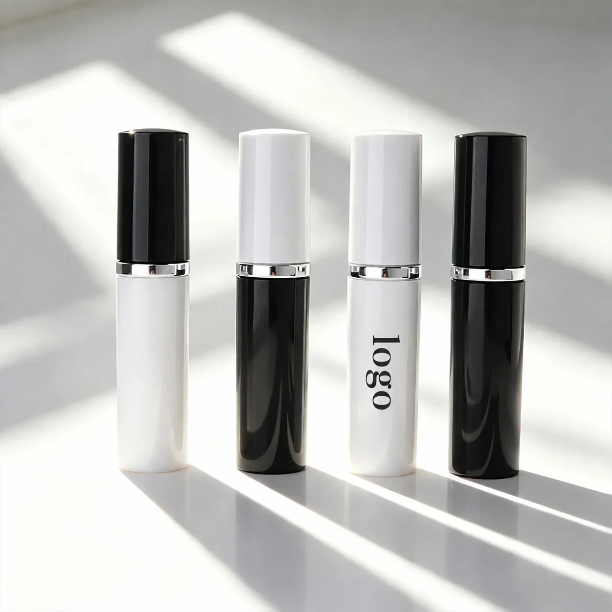 5 ml Compact pocket spray bottle with contrast ring